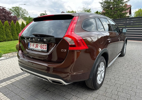 Volvo V60 Cross Country cena 67000 przebieg: 190000, rok produkcji 2018 z Kraków małe 742